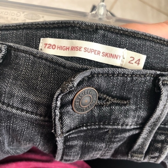 720 High Rise Super Pale Gray  Skinny Jeans 24 - Picture 5 of 5